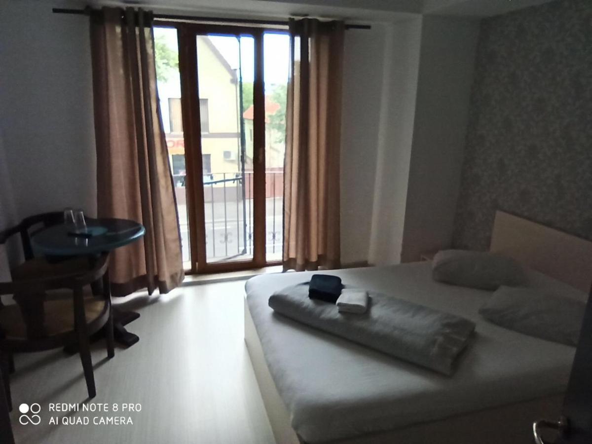 Hotel Quik Braszów Zewnętrze zdjęcie